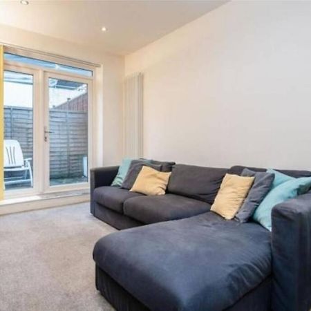 Contemporary 3 Bed Apartment In Hendon Central. Kültér fotó