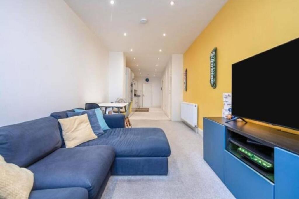 Contemporary 3 Bed Apartment In Hendon Central. Kültér fotó
