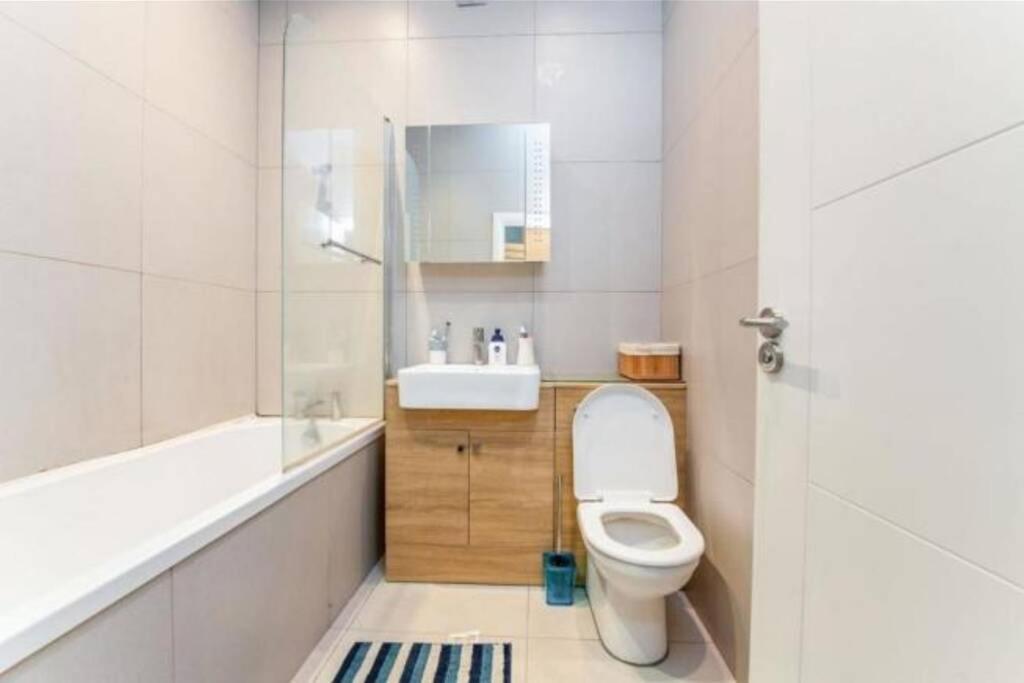 Contemporary 3 Bed Apartment In Hendon Central. Kültér fotó